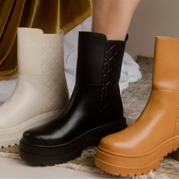 Qupid Tarina Black Boot - Picture 2 of 5